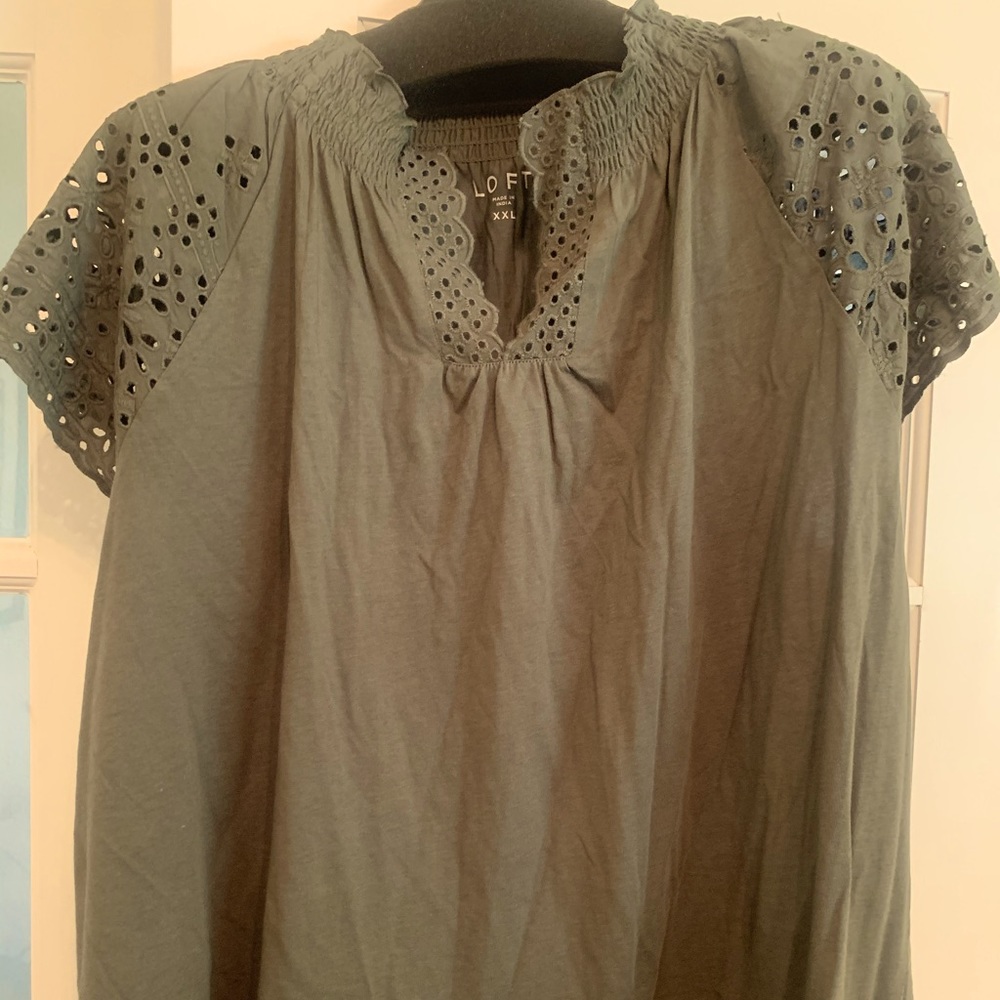 Loft 100% cotton, eyelet sleeve t-shirt